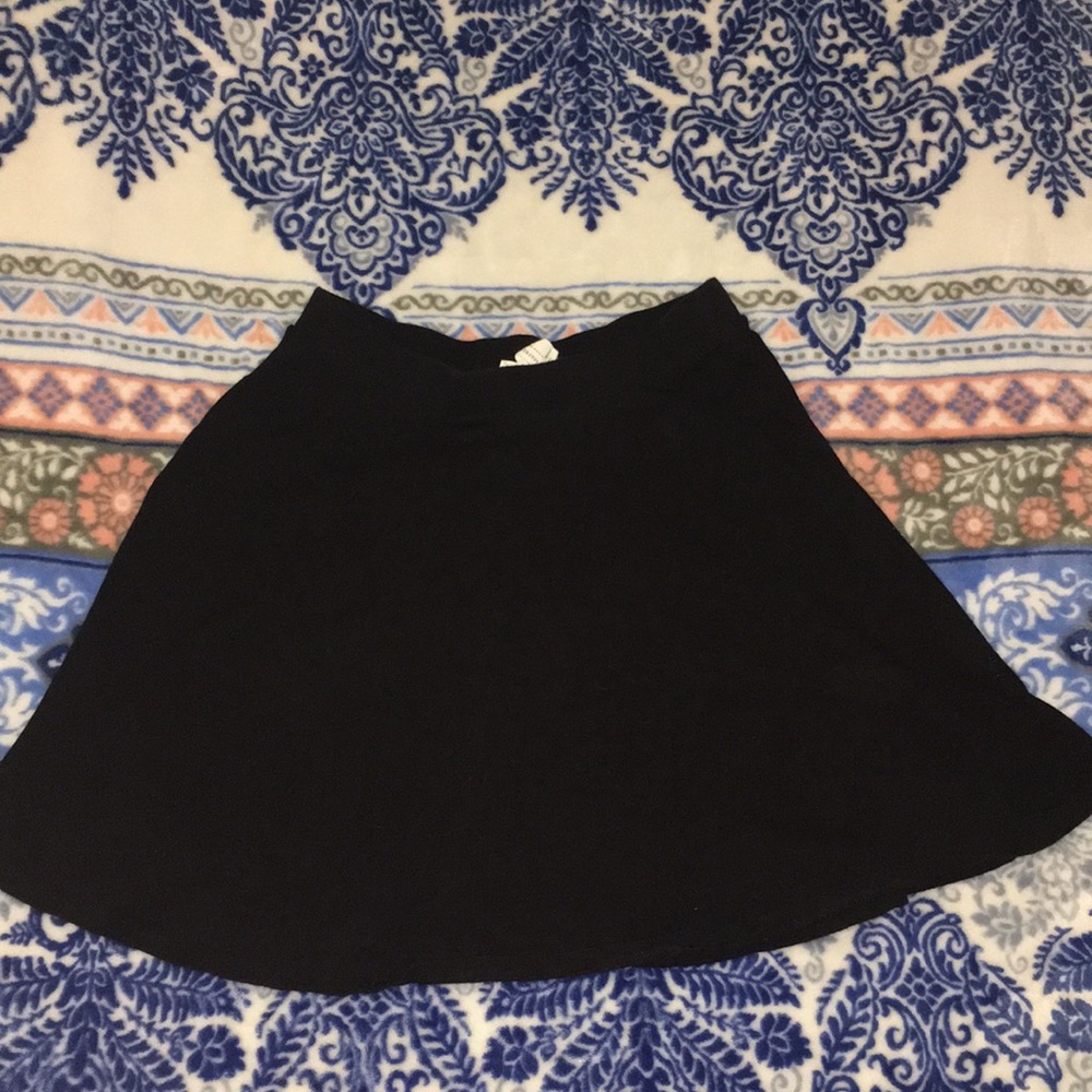 Black skater skirt
